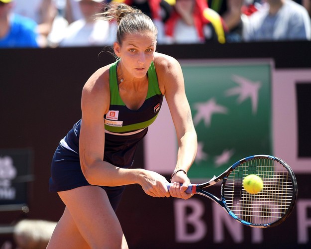 Karolina Pliskova na korcie w Rzymie eksponuje swoje tatuaże