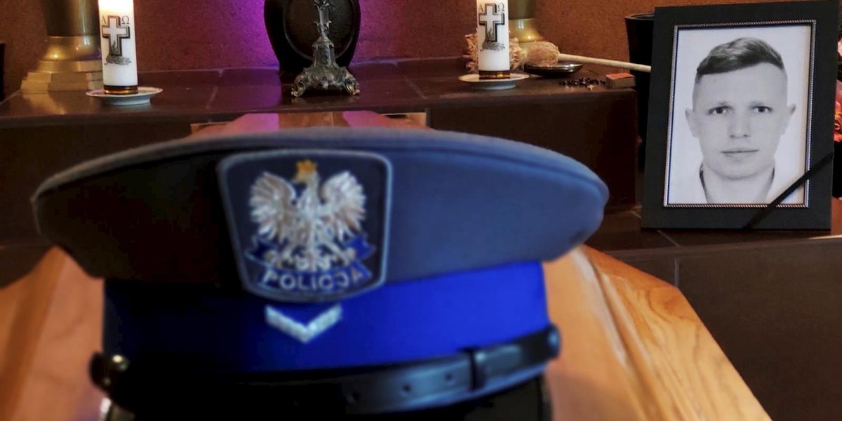 Młody policjant zginął w potwornym wypadku. Radiowóz stanął w płomieniach