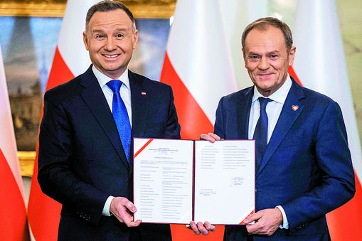 Tusk rozlicza PiS. Koalicja rozpoczęła rządy z impetem