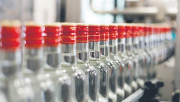Polacy zaczną pędzić bimber? Podwyżka akcyzy na alkohol niepokoi branżę spirytusową