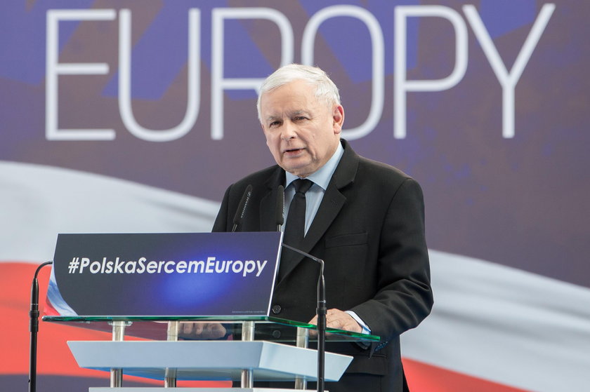 Tajemnica koperty dla księdza. "Kaczyński chciał by dostał 100 tys. zł"