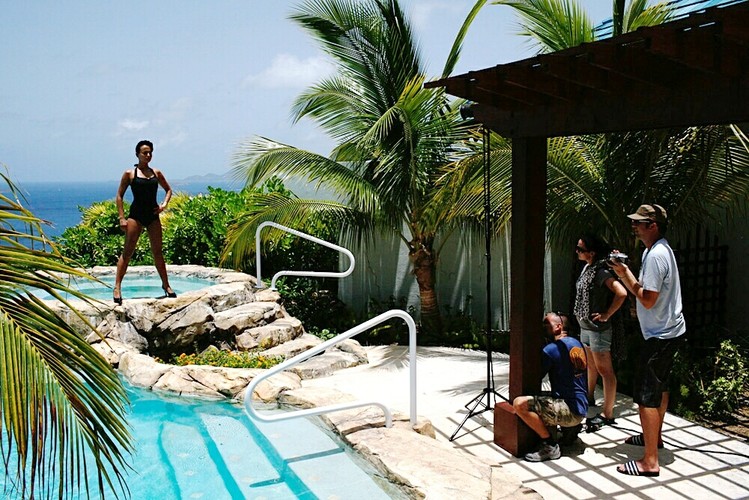 Miss tuningu na 2009 rok jest międzynarodowa modelka Martina Ivezaj