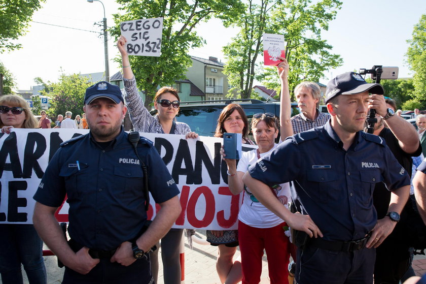 Szarpanina na spotkaniu z Morawieckim. W ruch poszły ręce!