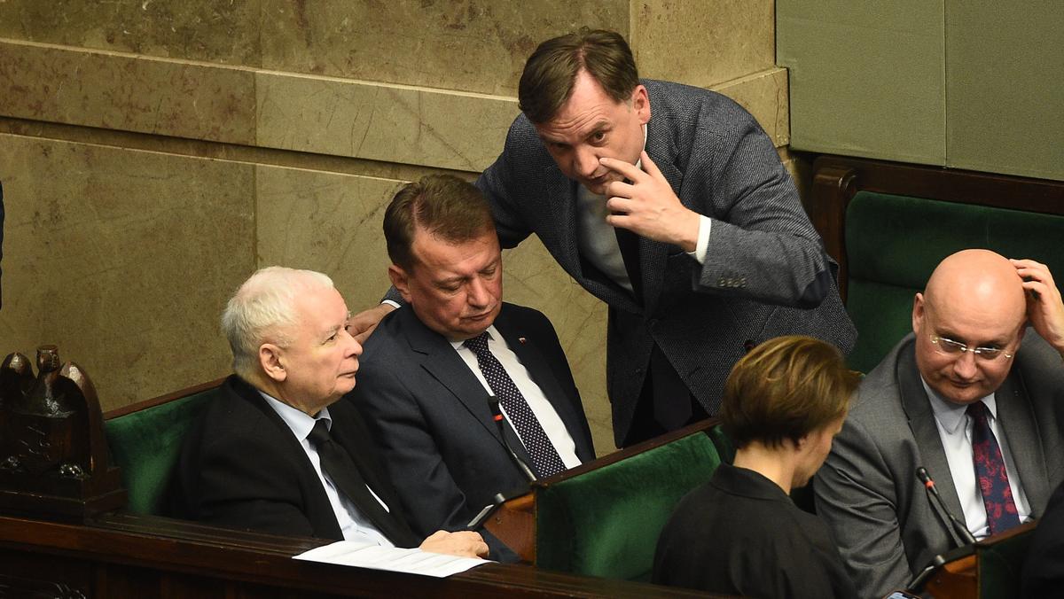 Jarosław Kaczyński, Mariusz Błaszczak i Zbigniew Ziobro w Sejmie.