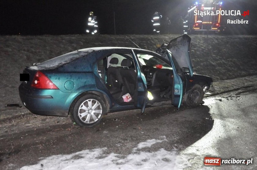 Wjechał w radiowóz, ranni policjanci