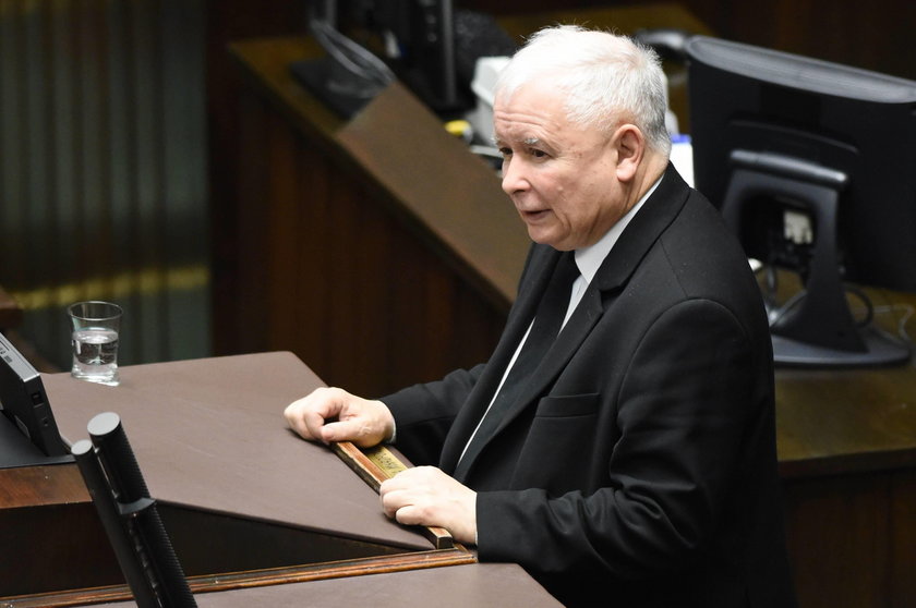 W Sejmie głosowanie o odwołanie Jarosława Kaczyńskiego
