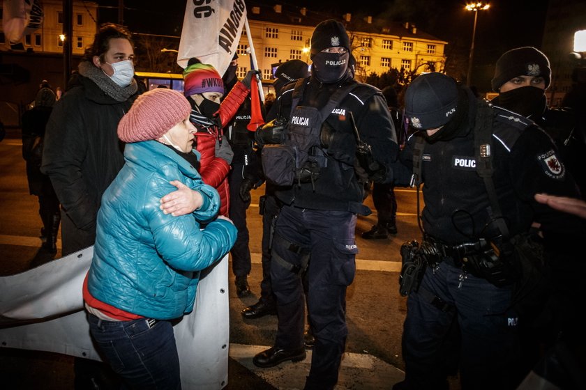 Strajk Kobiet. Policjant uderzył w twarz posłankę KO?