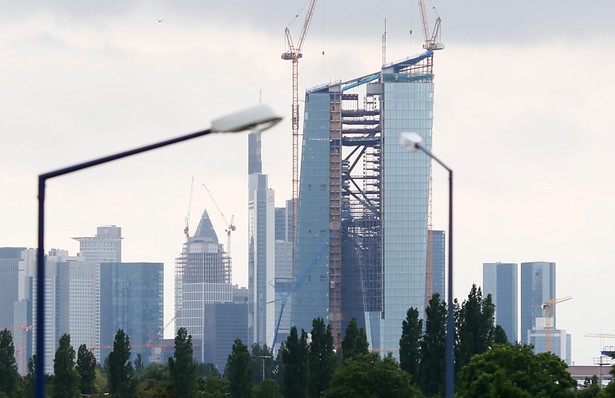 Budowa nowej siedziby Europejskiego Banku Centralnego we Frankfurcie nad Menem, Niemcy.