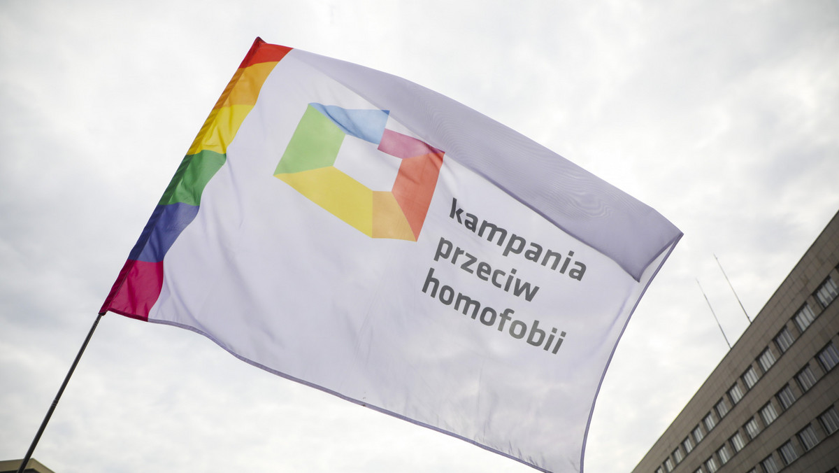 Kampania Przeciw Homofobii pozwie TVP