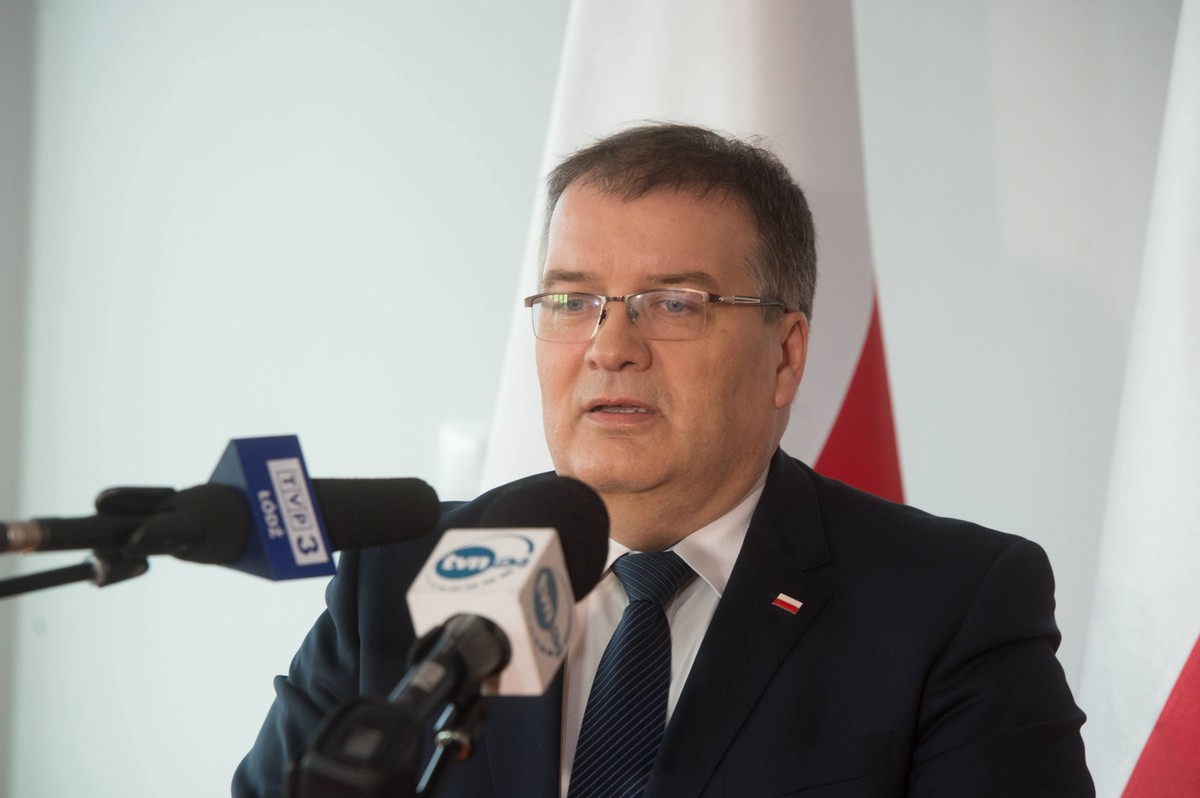 - Jeżeli jest zła ustawa albo niezgodna z konstytucją, to stosujemy określone procedur - zapewnił rozmówca.