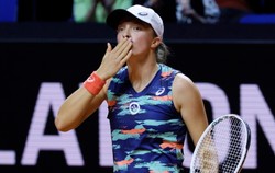 Iga Świątek w finale po trzygodzinnym boju z Rosjanką [WIDEO]