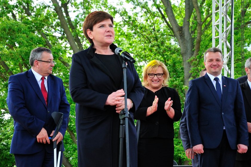 Kaczyński i Szydło u Rydzyka. Silna delegacja PiS w kościele