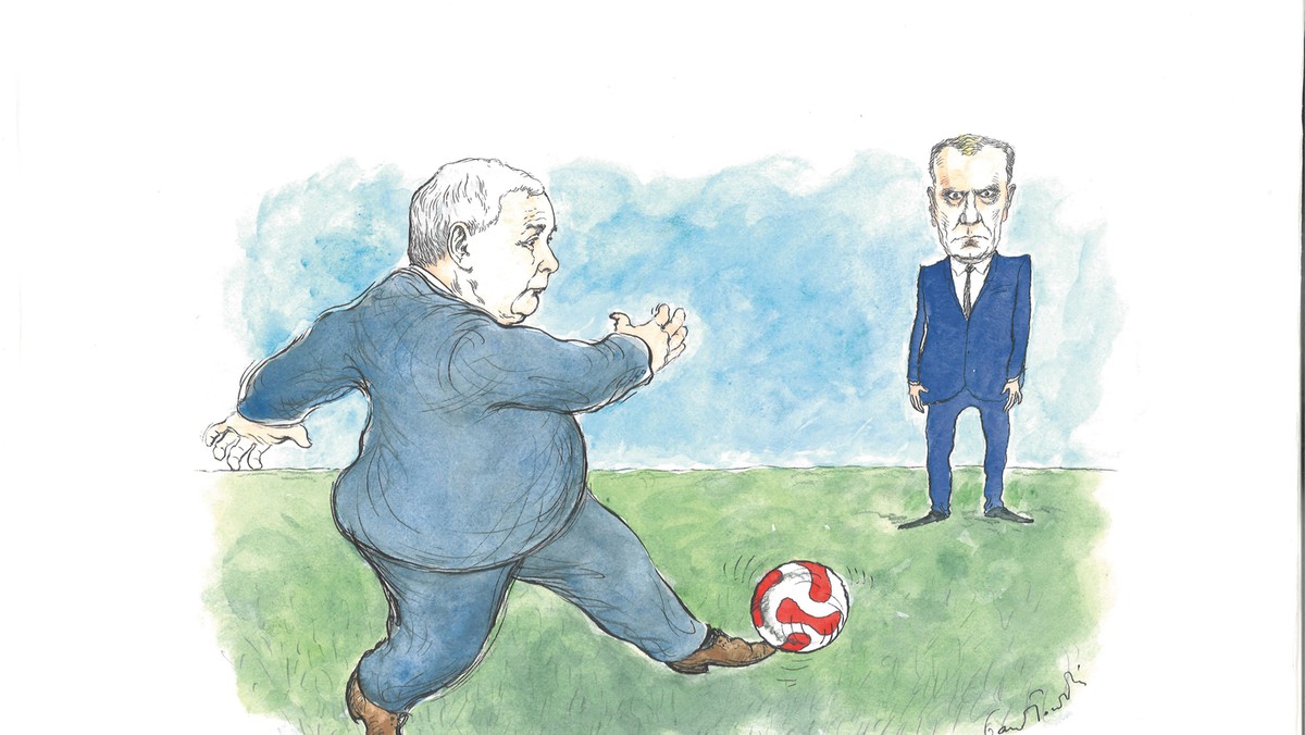 Jarosław Kaczyński, Donald Tusk, piłka