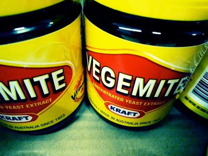 Najbardziej tradycyjna marka - Vegemite (pasta zrobiona z wyciągu z drożdży, popularna w Australii i Nowej Zelandii)