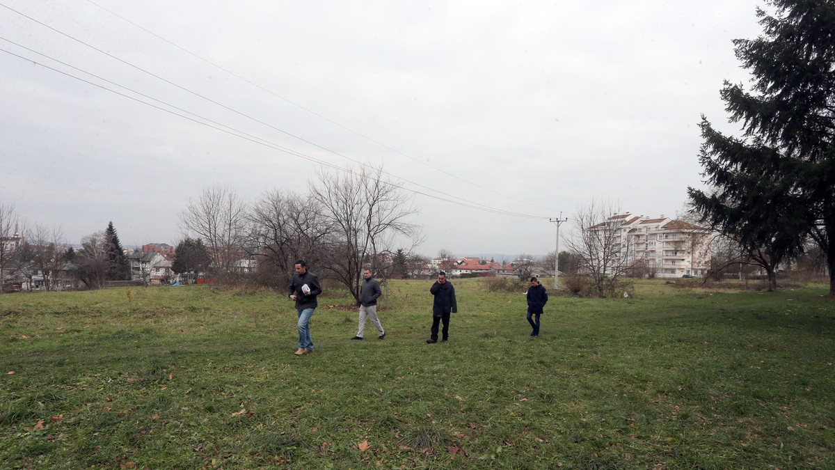 mjesto gdje bi trebala biti skola na Starcevici 01 foto S PASALIC
