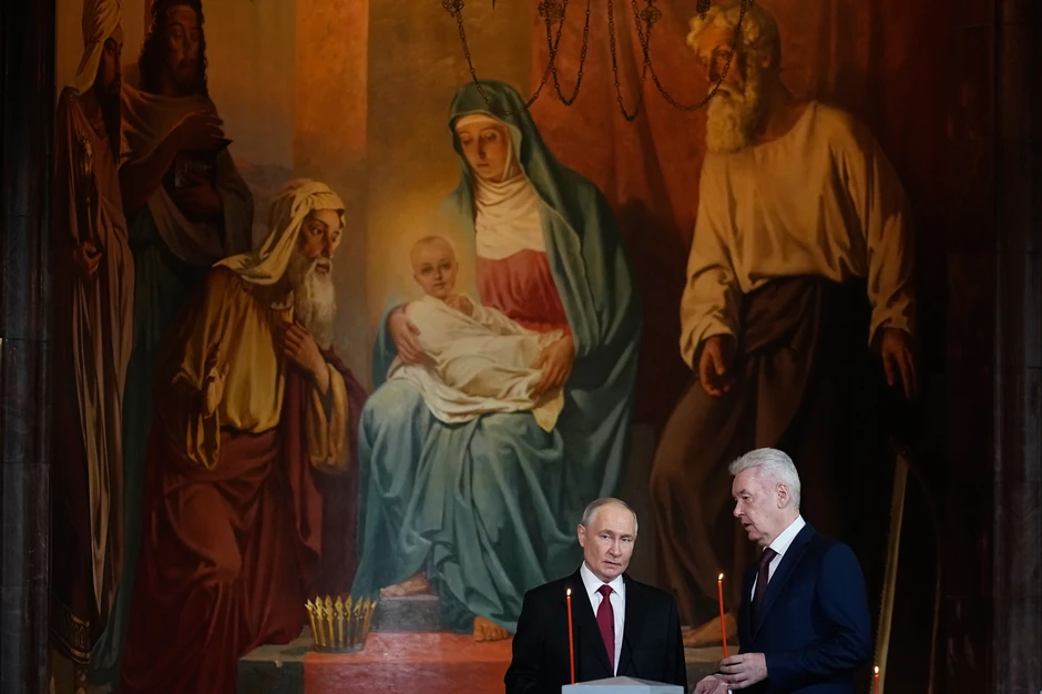 Ruski predsednik Vladimir Putin i gradonačelnik Moskve Sergej Sobjanin u Hramu Hrista Spasitelja u Moskvi 11. aprila 