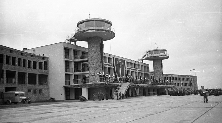 A mai Liszt Ferenc Nemzetközi Repülőtérként ismert légikikötő átadására 1950. május 7-én került sor / Fotó: Fortepan/UVATERV