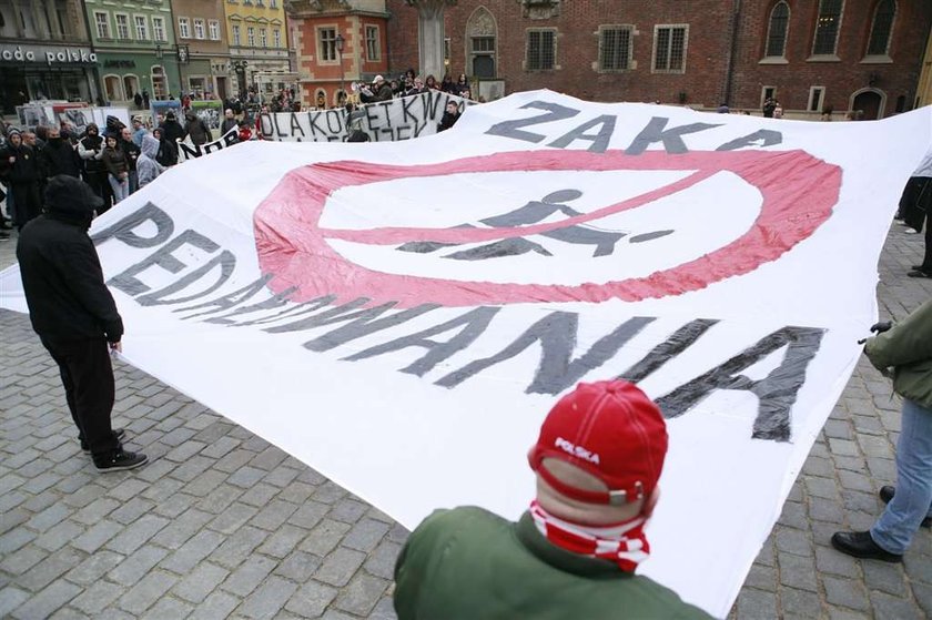 Sąd: Pokazując "precz z gejami" nikogo nie krzywdzimy