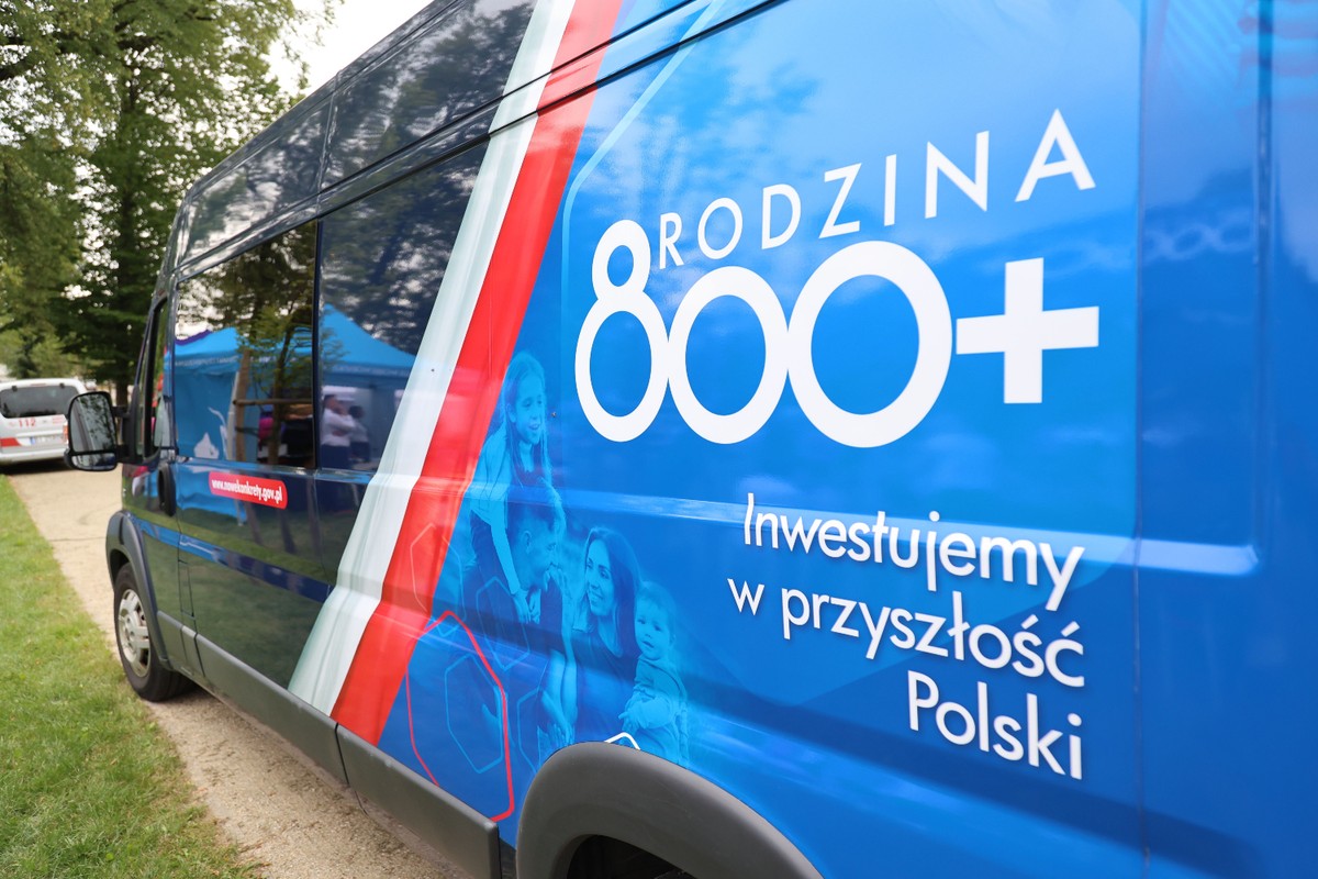 Aby otrzymywać świadczenie 800 plus należy co roku składać wniosek