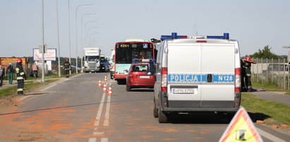 Wypadek w Gdańsku. Ciężarówka wjechała w autobus