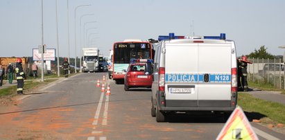 Wypadek w Gdańsku. Ciężarówka wjechała w autobus