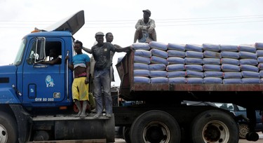 FG threatens to open borders for importation of cheaper cement