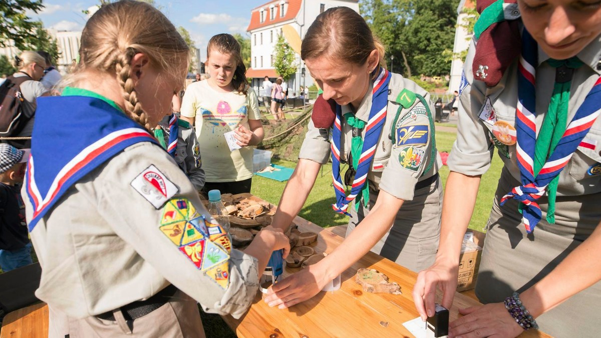 Mija sto lat od powstania pierwszej harcerskiej drużyny w Bydgoszczy. Bydgoscy harcerze obchodzą jubileusz 100-lecia. By uczcić jubileusz harcerze spotkali się wczoraj na Wyspie Młyńskiej - informuje Radio PiK.