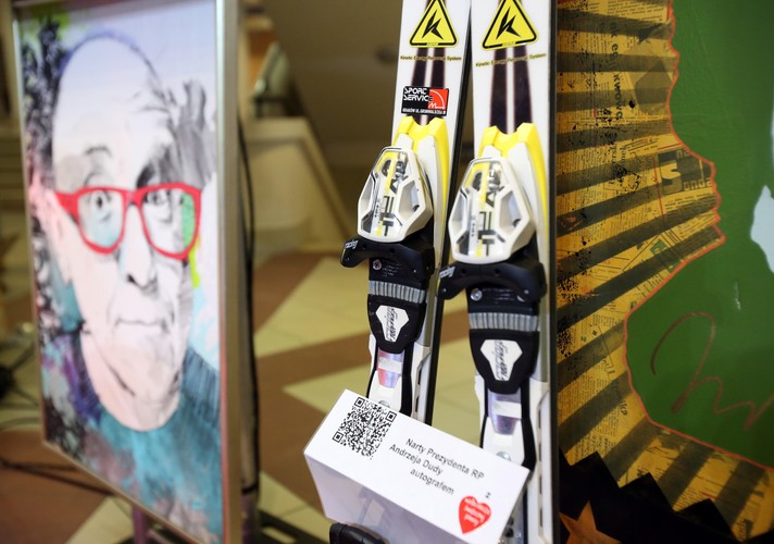 <b>10 stycznia – Finał Wielkiej Orkiestry Świątecznej Pomocy już po raz 24.</b>
<br>
<br>
Wystawione na licytację narty ofiarowane przez prezydenta Andrzeja Dudę. Do tej pory osiągnęły na aukcji WOŚP cenę 10 124 zł.