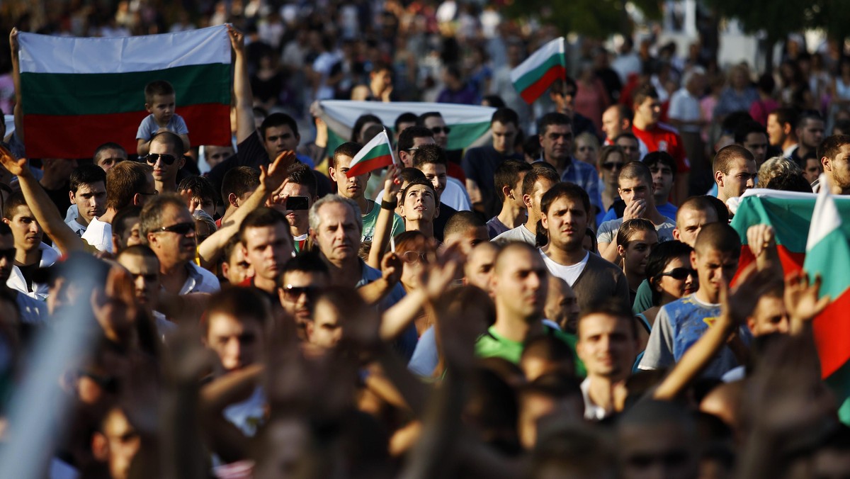 Trwające od ponad tygodnia antyromskie protesty w Bułgarii zaczęły nabierać charakteru antyrządowego. Na wiecu w Płowdiwie, w którym według agencji informacyjnej Fokus uczestniczyło około 3 tys. osób, żądano dymisji rządu i prokuratora generalnego.