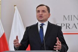 Ziobro: Nawet dowody zbrodni nie przeszkadzają Berlinowi po cichu wspierać Moskwy