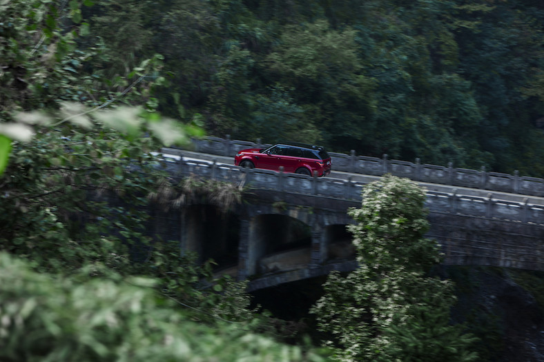 Range Rover Sport zdobył Bramę Nieba