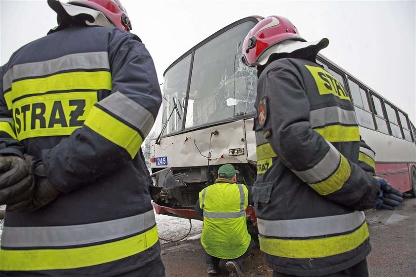 Wypadek autobusu linii 175. 13 rannych w Dąbrowie Górniczej