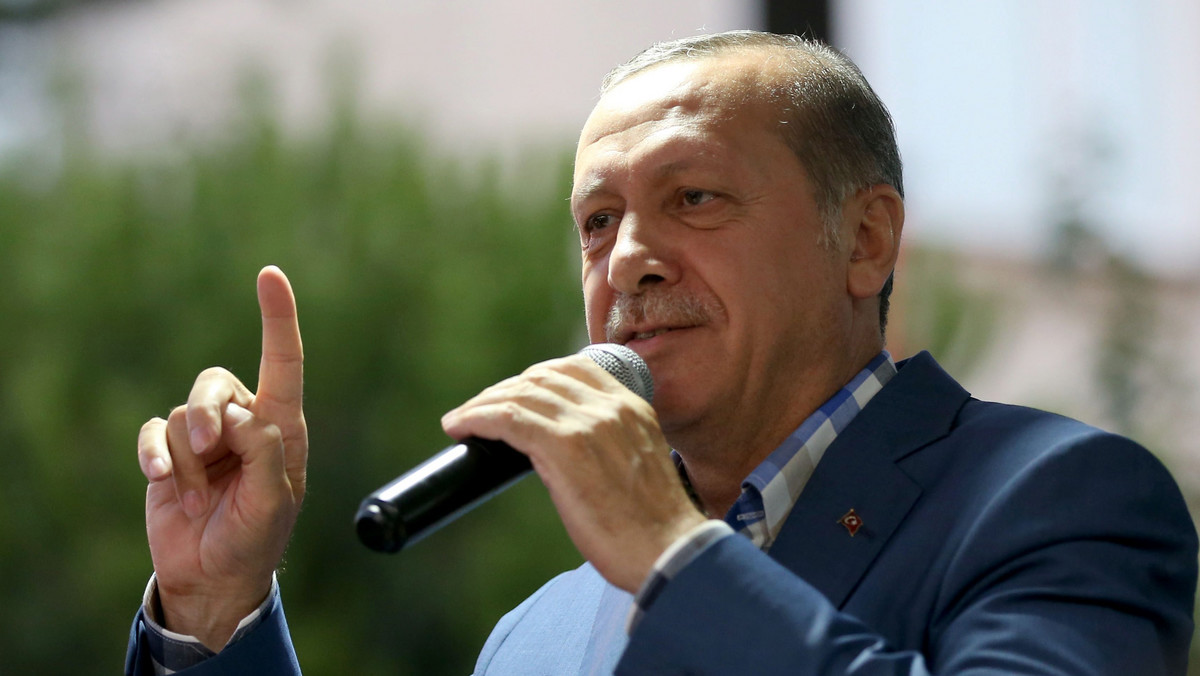 Odnosząc się do sytuacji po nieudanym puczu w Turcji, niemieccy komentatorzy krytykują autorytarne zapędy prezydenta Recepa Tayyipa Erdogana i ostrzegają przed zaostrzeniem przez "sułtana" polityki represji wobec opozycji.