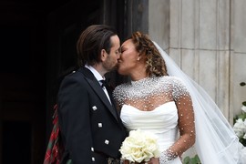 MEL BI (50) SE UDALA PO TREĆI PUT! Podržala ju je samo OVA SPAJSICA - Viktorija Bekam ISKULIRALA SVADBU, ne dolazi ni njena BIVŠA LJUBAVNICA, mlada sva u BELOM, mladoženja u NARODNOJ NOŠNJI