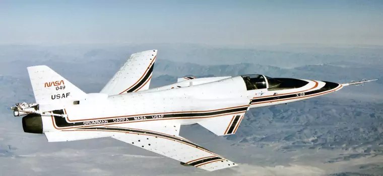 Grumman X-29 - eksperymentalna maszyna o ujemnym skosie skrzydeł kończy 36 lat