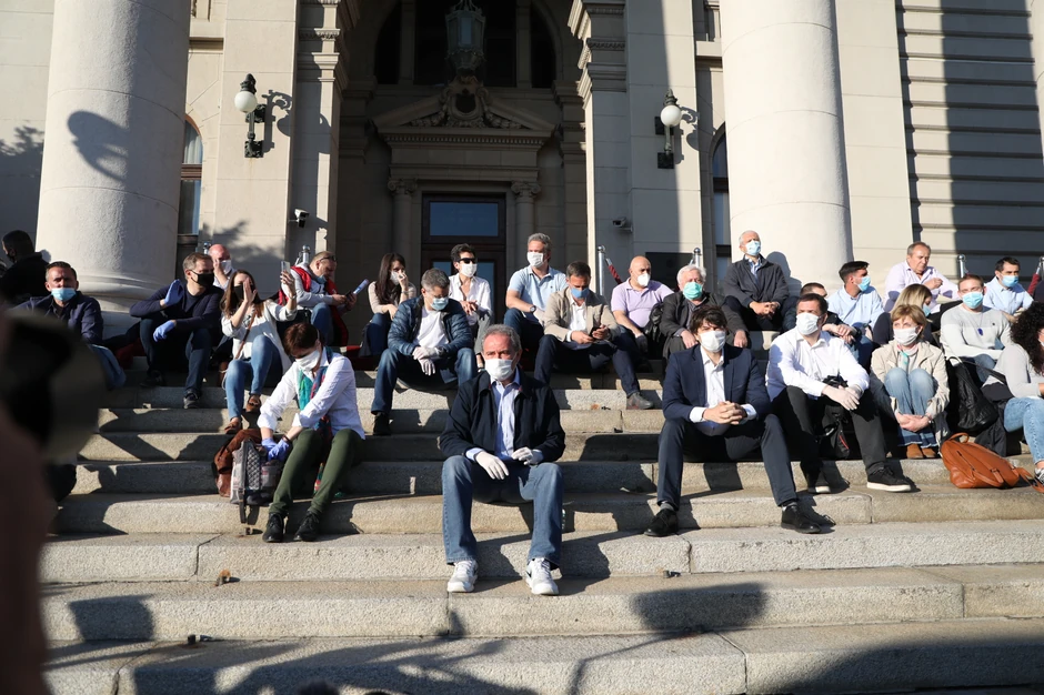 opozicija protest skupština