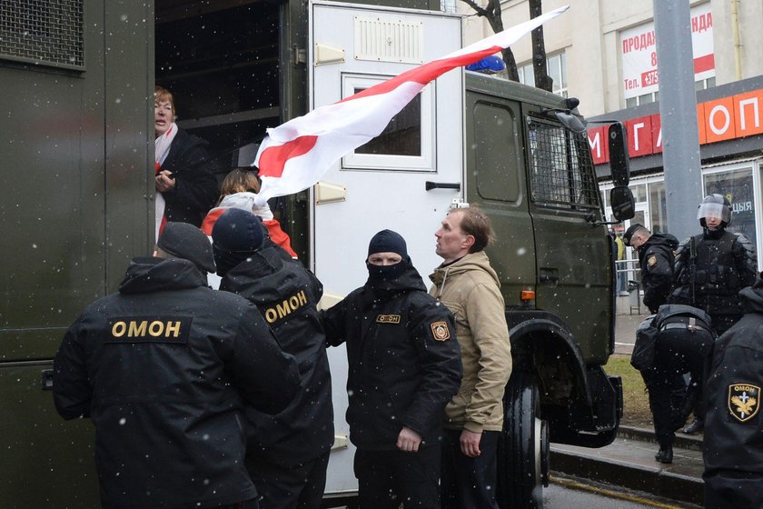 Zamieszki na demonstracji. Biją pałkami opozycję