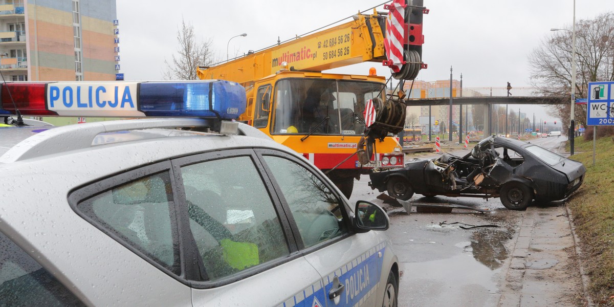 wypadek dźwig samochód łódź