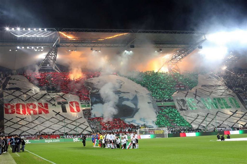 Mecze polskiej ekstraklasy na stadionach oglądało już prawie milion kibiców
