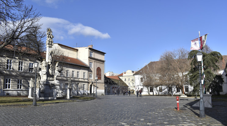 Egy ember életét vesztette Budapesten a III. kerületben, a Szentlélek téren /Fotó: MTI Róka László