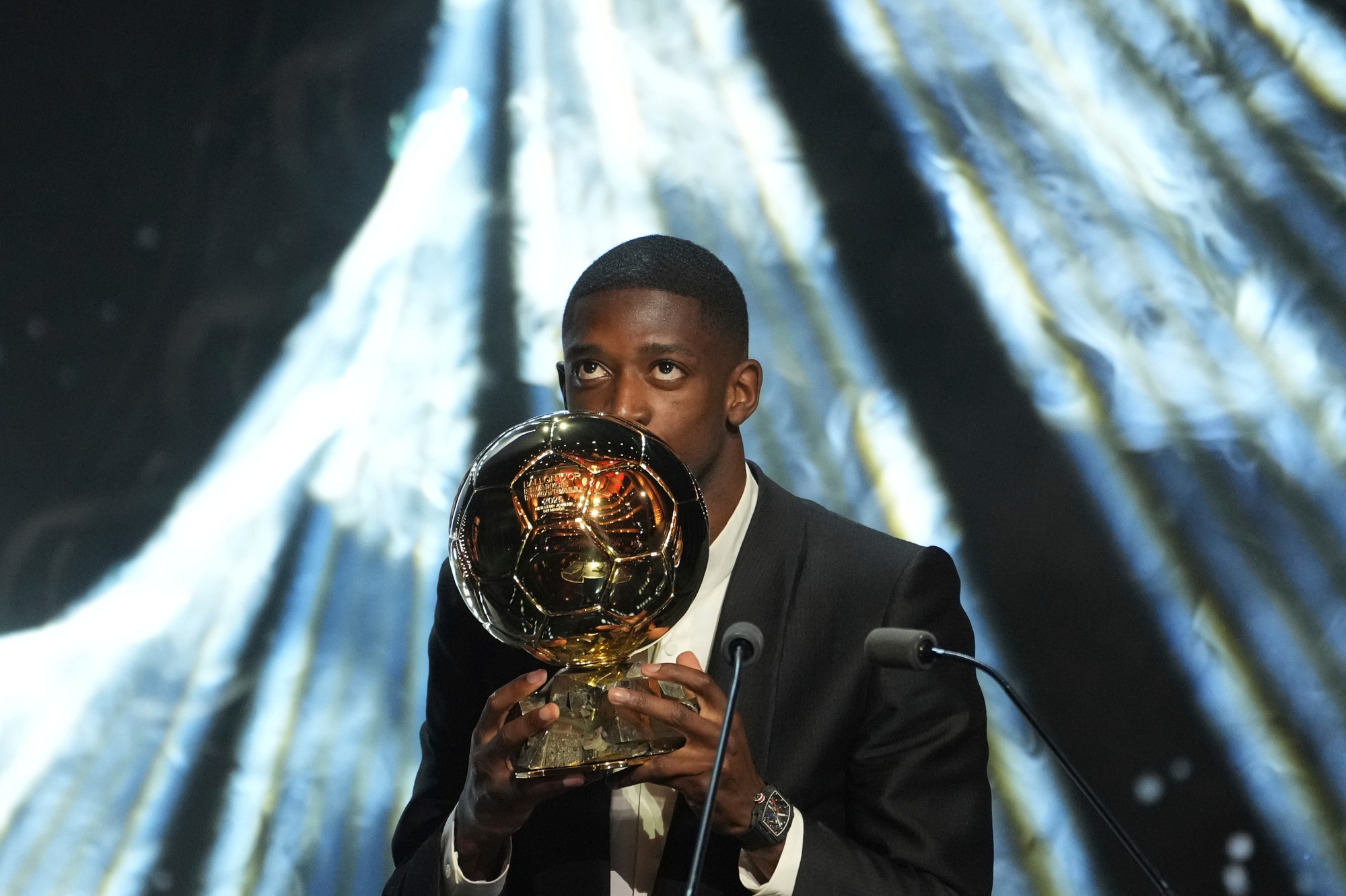 Francúzsky futbalista Ousmane Dembélé získal Zlatú loptu. 