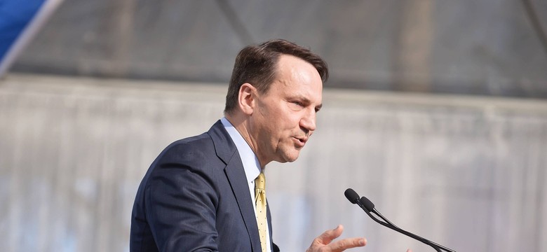 Sikorski o wyborach lidera PO: Schetyna może złożyć papiery, ale...