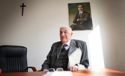 Maciej Giertych rozsyła do szkół książkę, obalającą teorię ewolucji. Nauczyciele: Włos się jeży na głowie