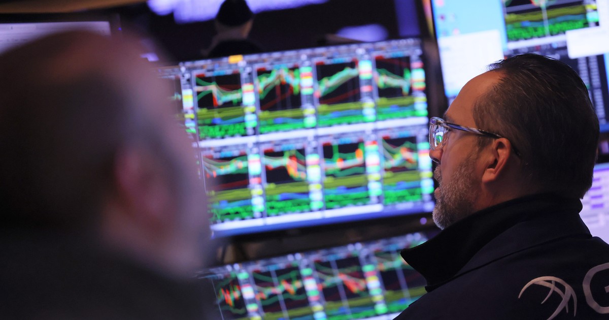 A Morgan Stanley exec says chaotic headlines are creating disconnects ...