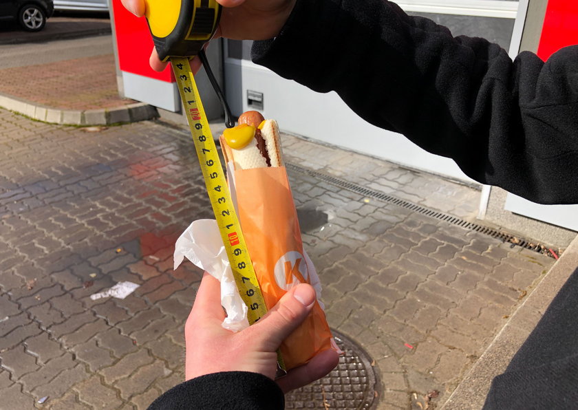 Test hot-dogów ze stacji benzynowych