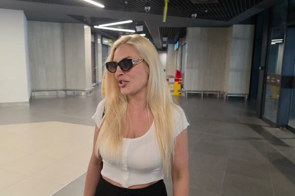 "NIŠTA NE BIH MENJALA" Goga Gačić napustila Srbiju nakon razvoda pa se obratila sinu i ćerki