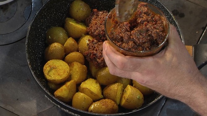 Crveni pesto