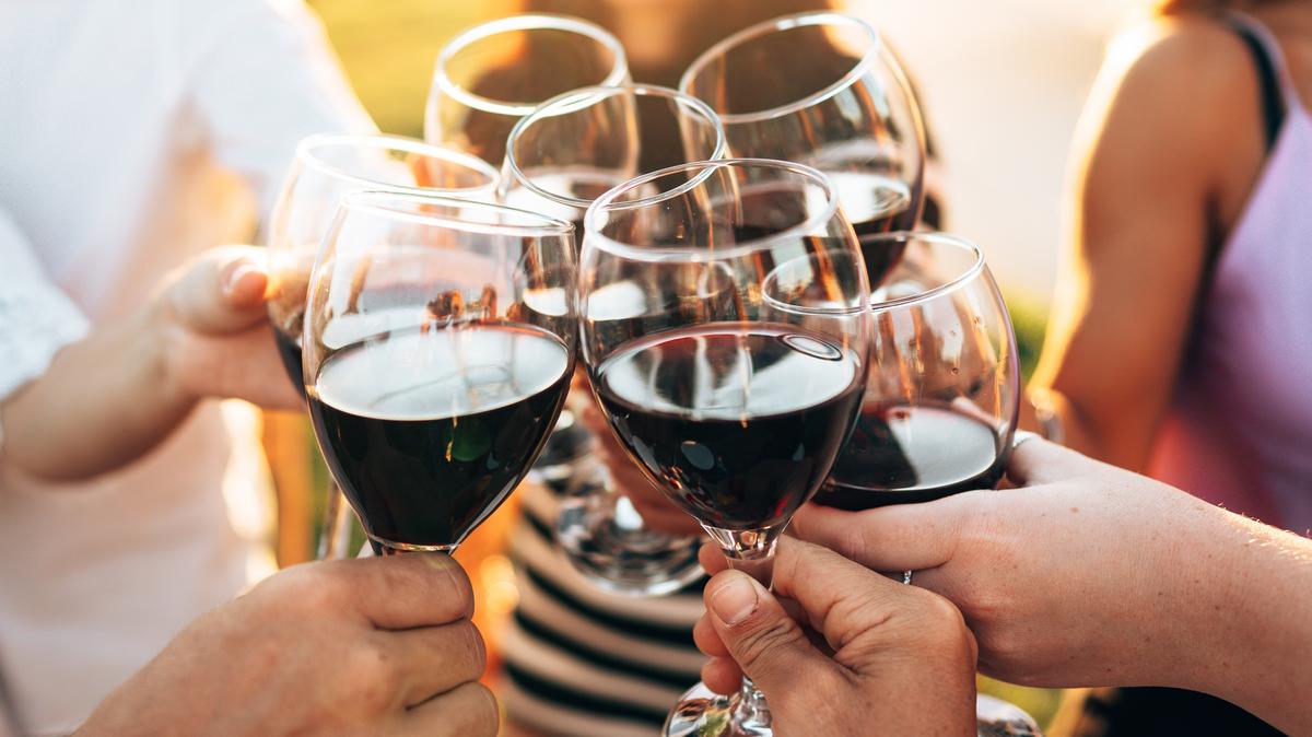 Elárulunk 6 hibát, amikor inkább már ne tölts bort a pohárba! Te is elköveted ezeket?