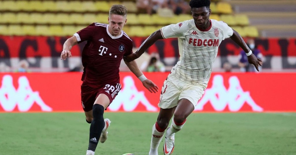 Monaco postoupilo do play-off Ligy mistrů po rasové řadě ve Spartě Praha