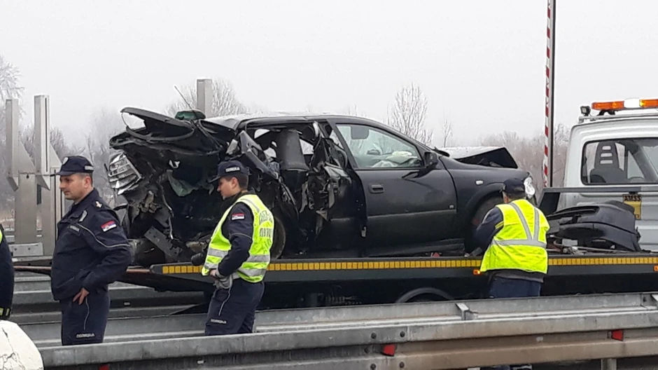 Drugi automobil u koloni, u njemu se nalazila stradala žena